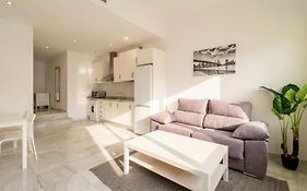 Lovely Apt In The City Center - 15M Walk Giralda